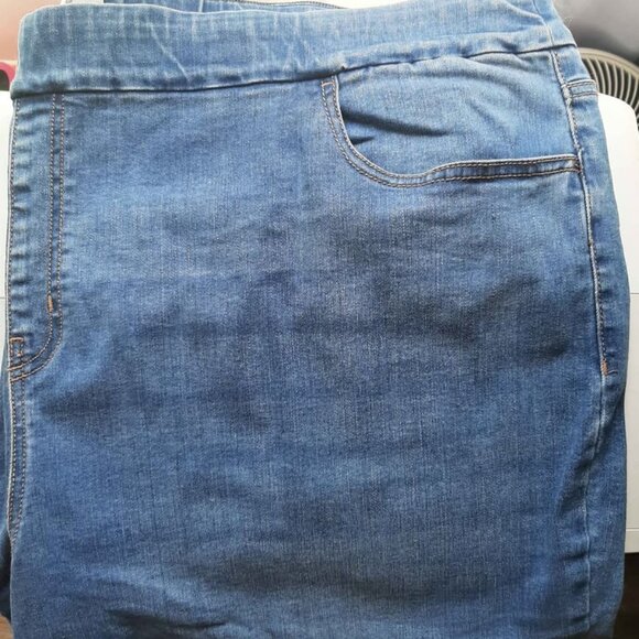 Penningtons Savvy denim Capri - Picture 3 of 6